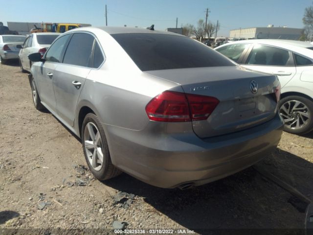 Photo 2 VIN: 1VWBP7A31CC002443 - VOLKSWAGEN PASSAT 