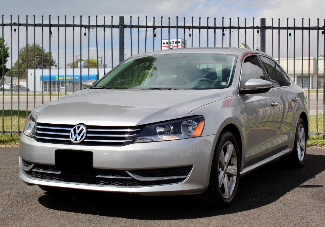 Photo 1 VIN: 1VWBP7A31CC014141 - VOLKSWAGEN PASSAT 