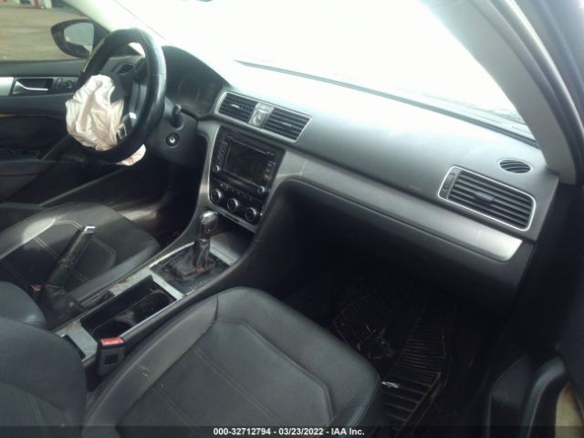 Photo 4 VIN: 1VWBP7A31CC016102 - VOLKSWAGEN PASSAT 