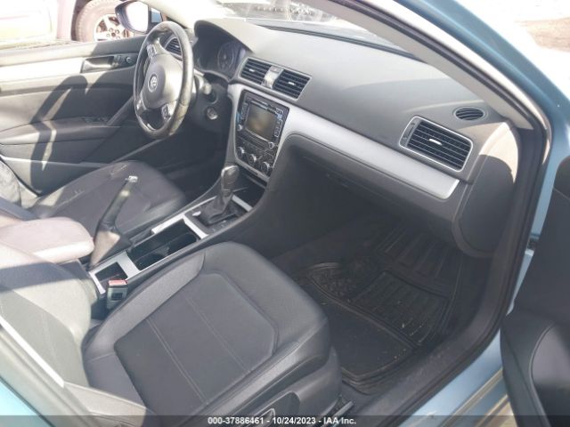 Photo 4 VIN: 1VWBP7A31CC026547 - VOLKSWAGEN PASSAT 