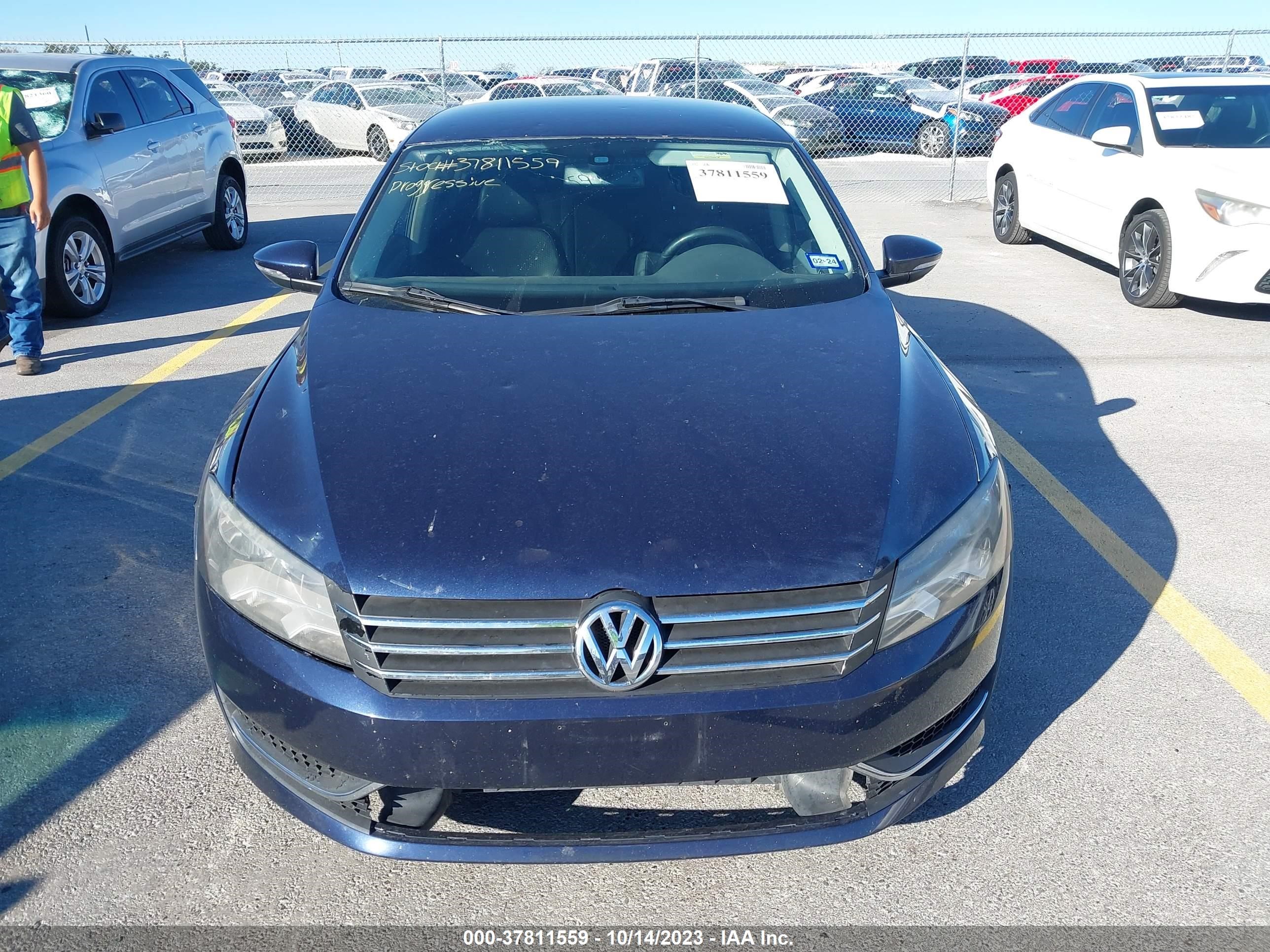 Photo 5 VIN: 1VWBP7A31CC046068 - VOLKSWAGEN PASSAT 