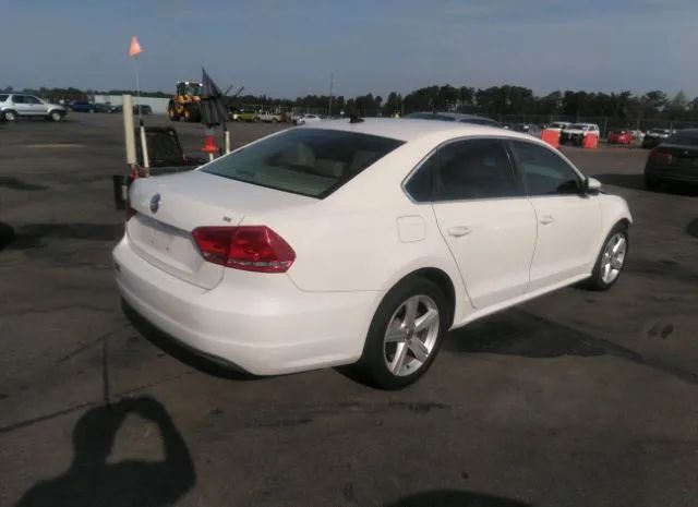 Photo 3 VIN: 1VWBP7A31CC065106 - VOLKSWAGEN PASSAT 