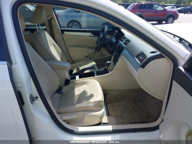 Photo 4 VIN: 1VWBP7A31CC065106 - VOLKSWAGEN PASSAT 