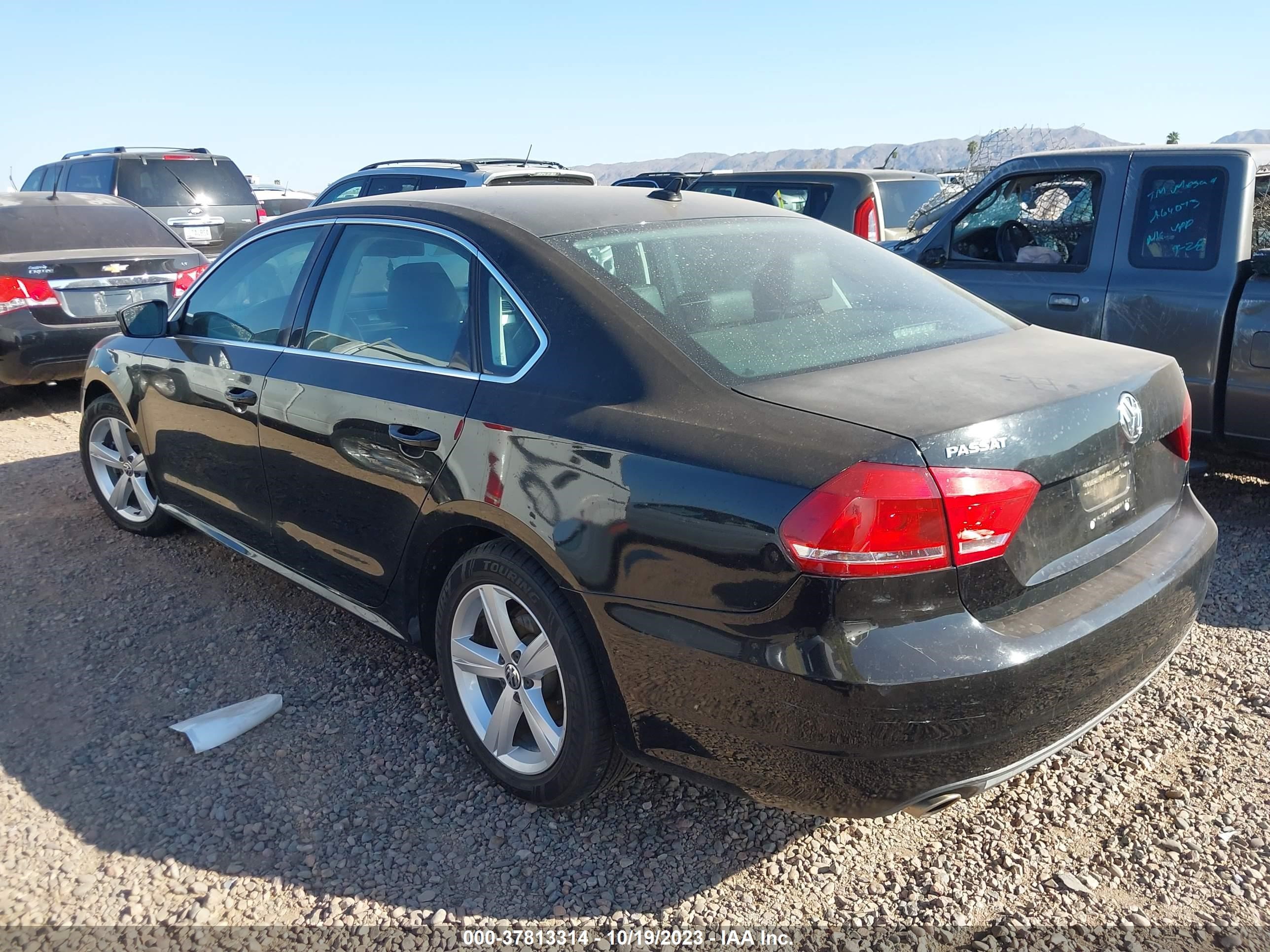 Photo 2 VIN: 1VWBP7A31DC035847 - VOLKSWAGEN PASSAT 