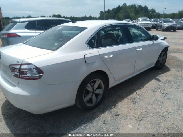 Photo 3 VIN: 1VWBP7A31DC058271 - VOLKSWAGEN PASSAT 