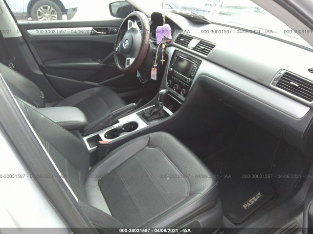 Photo 4 VIN: 1VWBP7A31DC064863 - VOLKSWAGEN PASSAT 