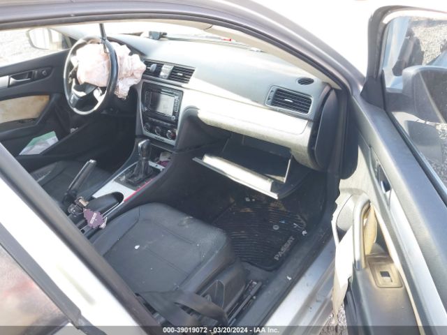 Photo 4 VIN: 1VWBP7A31DC065494 - VOLKSWAGEN PASSAT 