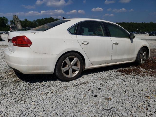 Photo 2 VIN: 1VWBP7A31EC015759 - VOLKSWAGEN PASSAT 