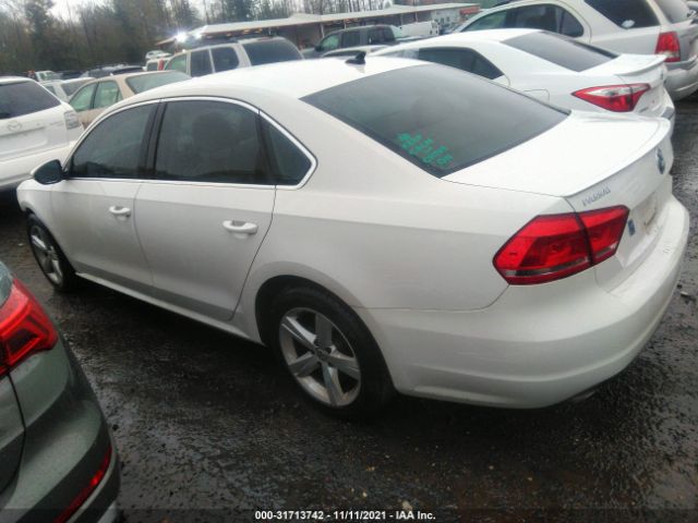 Photo 2 VIN: 1VWBP7A32CC010261 - VOLKSWAGEN PASSAT 