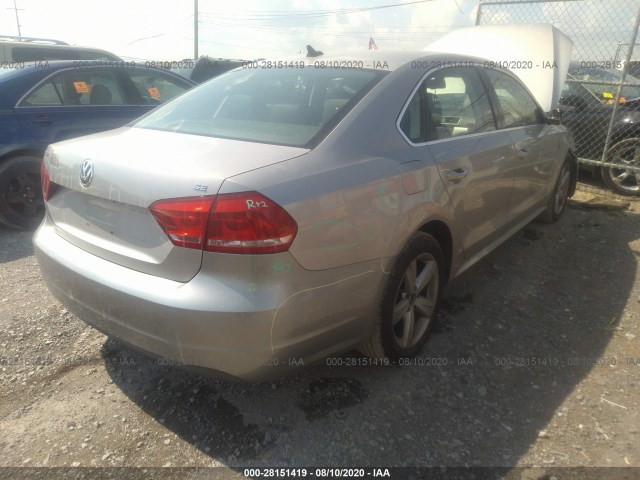 Photo 3 VIN: 1VWBP7A32CC031286 - VOLKSWAGEN PASSAT 