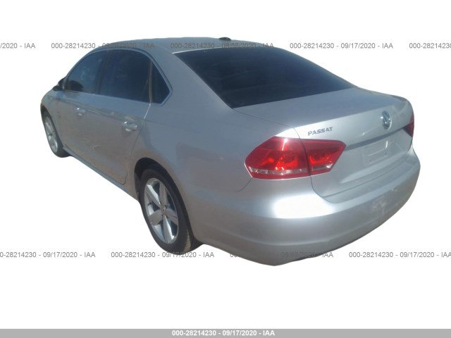 Photo 2 VIN: 1VWBP7A32CC040392 - VOLKSWAGEN PASSAT 