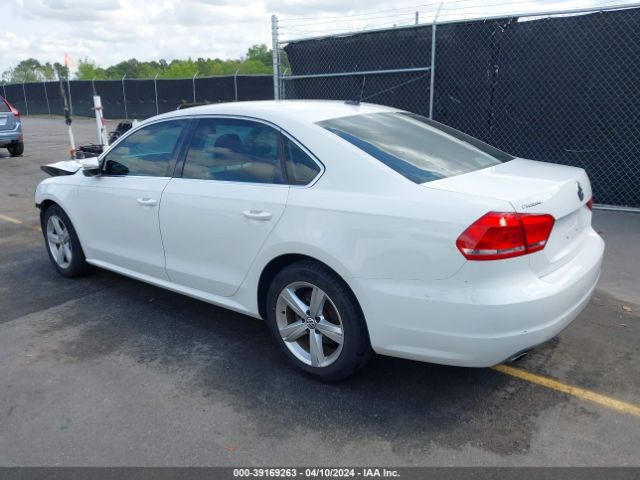 Photo 2 VIN: 1VWBP7A32CC060027 - VOLKSWAGEN PASSAT 