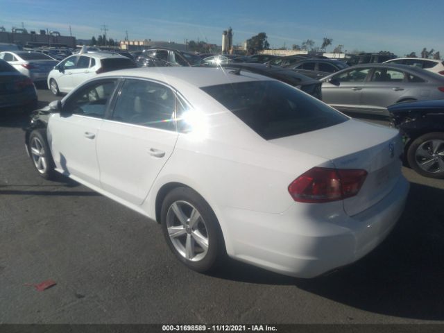 Photo 2 VIN: 1VWBP7A32CC071643 - VOLKSWAGEN PASSAT 