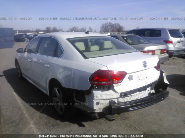 Photo 2 VIN: 1VWBP7A32CC107606 - VOLKSWAGEN PASSAT B7 