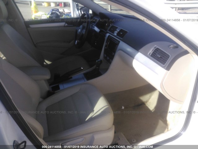 Photo 4 VIN: 1VWBP7A32CC107606 - VOLKSWAGEN PASSAT B7 