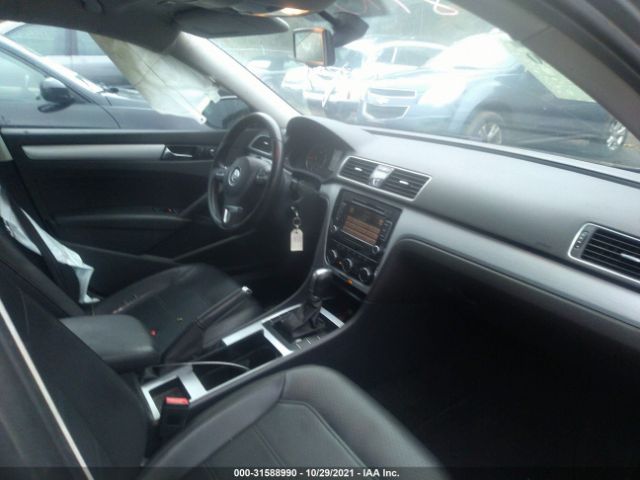 Photo 4 VIN: 1VWBP7A33CC003058 - VOLKSWAGEN PASSAT 