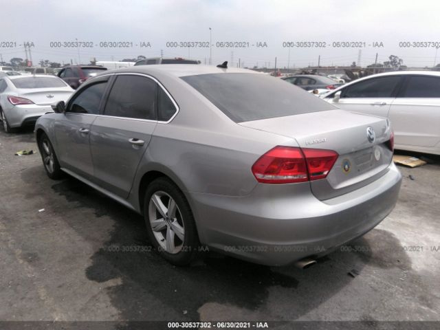 Photo 2 VIN: 1VWBP7A33CC018028 - VOLKSWAGEN PASSAT 