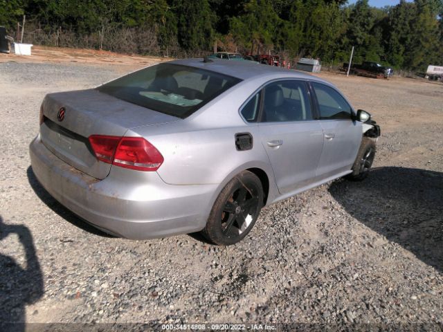 Photo 3 VIN: 1VWBP7A33CC040384 - VOLKSWAGEN PASSAT 