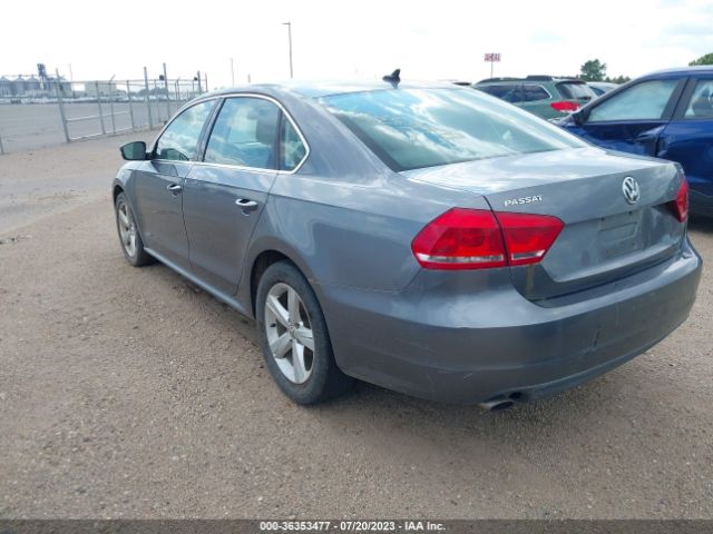 Photo 2 VIN: 1VWBP7A33CC048761 - VOLKSWAGEN PASSAT 