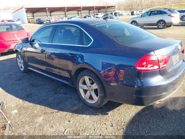 Photo 2 VIN: 1VWBP7A33CC053037 - VOLKSWAGEN PASSAT 