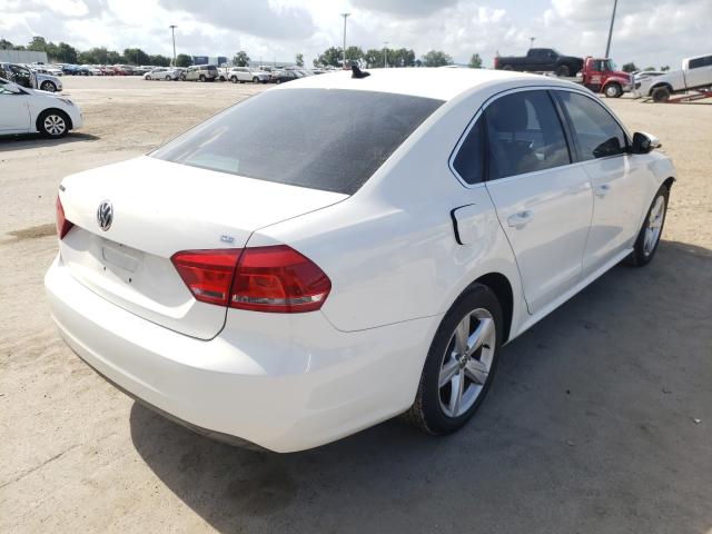 Photo 3 VIN: 1VWBP7A33CC066497 - VOLKSWAGEN PASSAT 