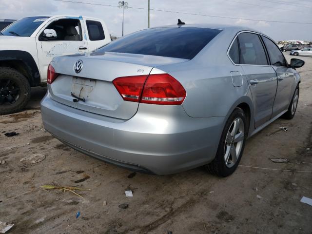 Photo 3 VIN: 1VWBP7A33CC069660 - VOLKSWAGEN PASSAT SE 