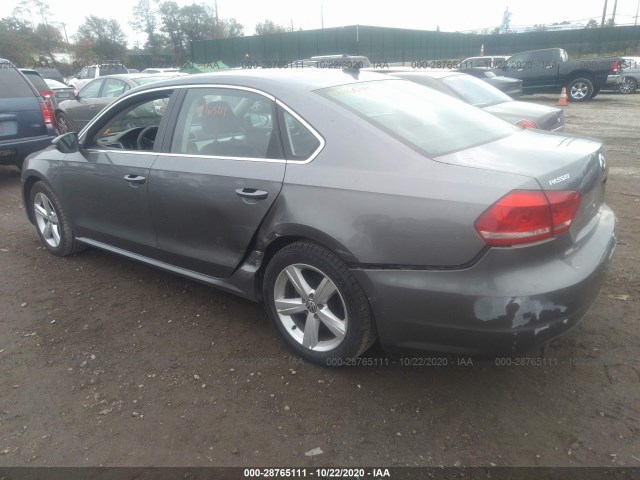 Photo 2 VIN: 1VWBP7A33CC070632 - VOLKSWAGEN PASSAT 