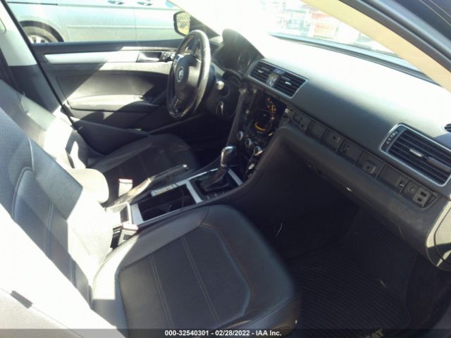 Photo 4 VIN: 1VWBP7A33CC077368 - VOLKSWAGEN PASSAT 