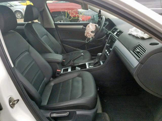 Photo 4 VIN: 1VWBP7A33CC079802 - VOLKSWAGEN PASSAT 