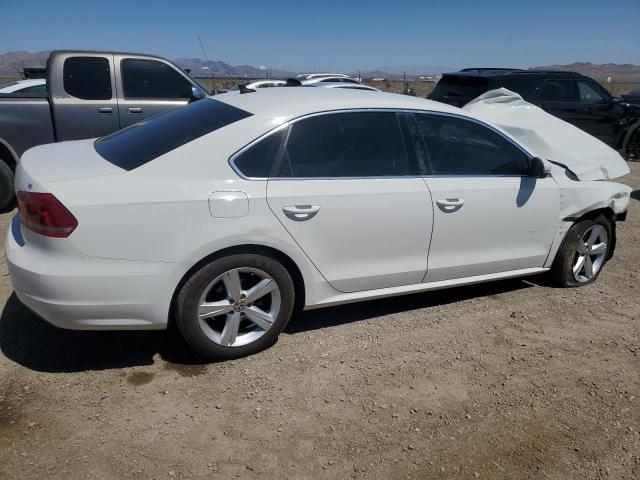 Photo 2 VIN: 1VWBP7A33DC140647 - VOLKSWAGEN PASSAT SE 