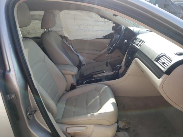 Photo 4 VIN: 1VWBP7A33EC014435 - VOLKSWAGEN PASSAT SE 