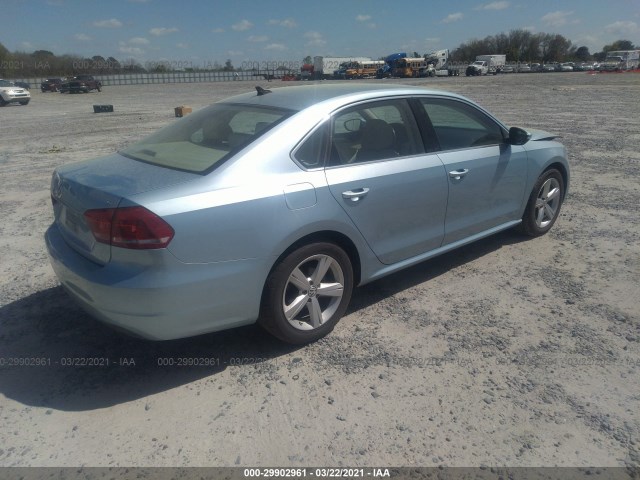 Photo 3 VIN: 1VWBP7A34CC047828 - VOLKSWAGEN PASSAT 