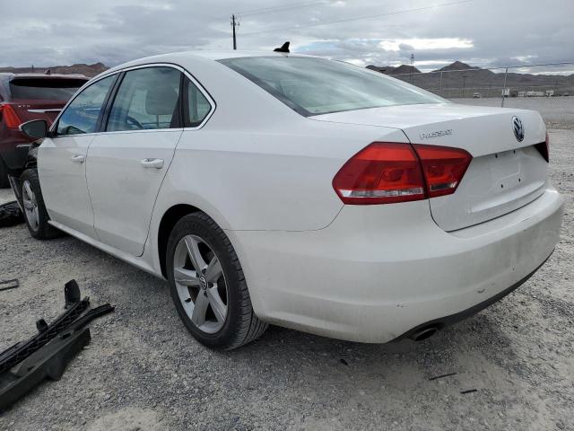 Photo 2 VIN: 1VWBP7A34CC049921 - VOLKSWAGEN PASSAT 