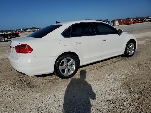 Photo 2 VIN: 1VWBP7A34CC052172 - VOLKSWAGEN PASSAT SE 