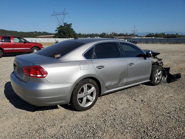 Photo 2 VIN: 1VWBP7A34CC055685 - VOLKSWAGEN PASSAT 