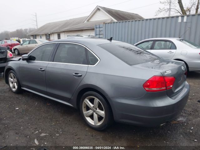 Photo 2 VIN: 1VWBP7A34CC057291 - VOLKSWAGEN PASSAT 