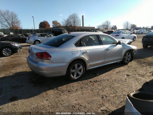 Photo 3 VIN: 1VWBP7A34DC045532 - VOLKSWAGEN PASSAT 