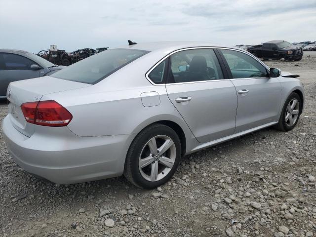 Photo 2 VIN: 1VWBP7A34DC122125 - VOLKSWAGEN PASSAT 