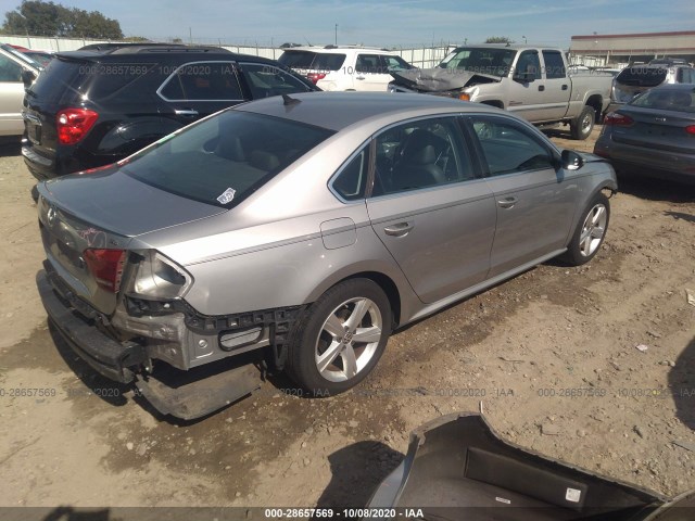 Photo 3 VIN: 1VWBP7A35CC004843 - VOLKSWAGEN PASSAT 