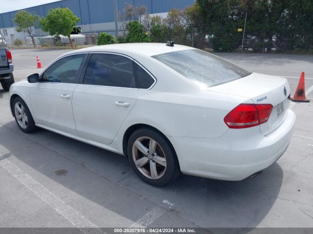 Photo 2 VIN: 1VWBP7A35CC078196 - VOLKSWAGEN PASSAT 