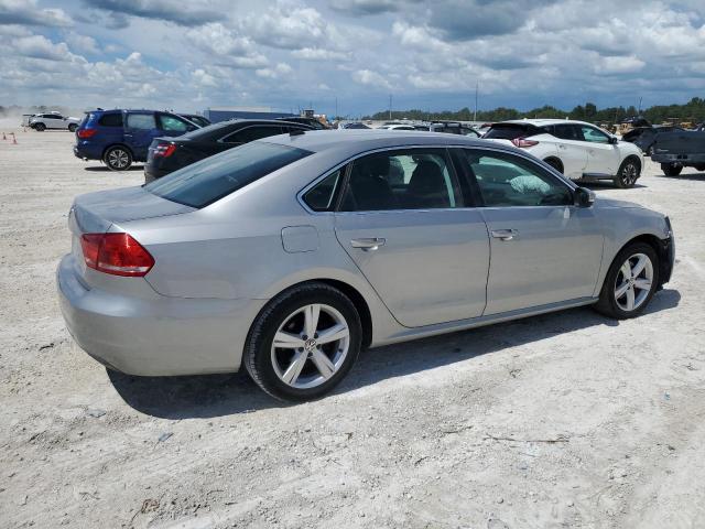 Photo 2 VIN: 1VWBP7A35DC049735 - VOLKSWAGEN PASSAT 