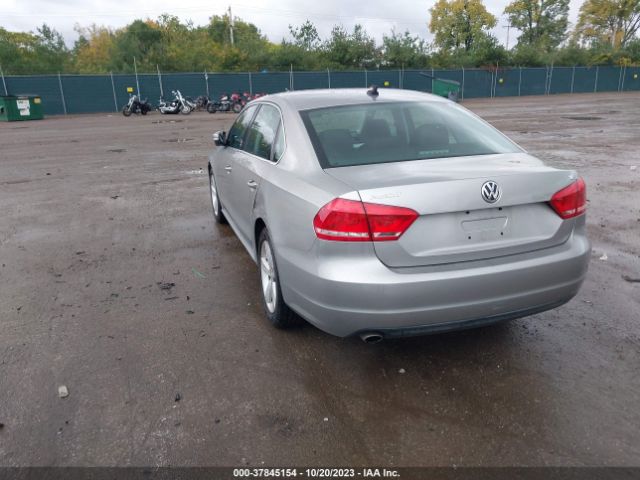 Photo 2 VIN: 1VWBP7A35DC106371 - VOLKSWAGEN PASSAT 