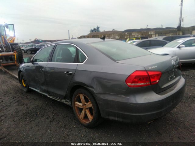 Photo 2 VIN: 1VWBP7A35DC121727 - VOLKSWAGEN PASSAT 