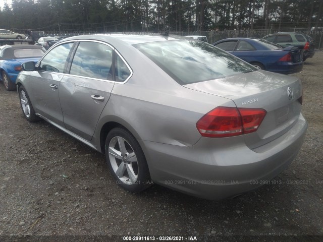 Photo 2 VIN: 1VWBP7A35DC149432 - VOLKSWAGEN PASSAT 