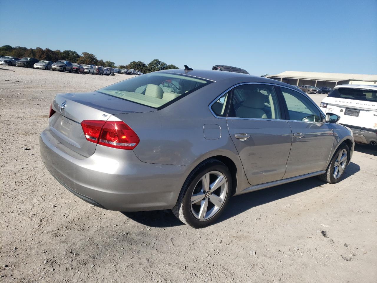 Photo 2 VIN: 1VWBP7A36CC005032 - VOLKSWAGEN PASSAT 