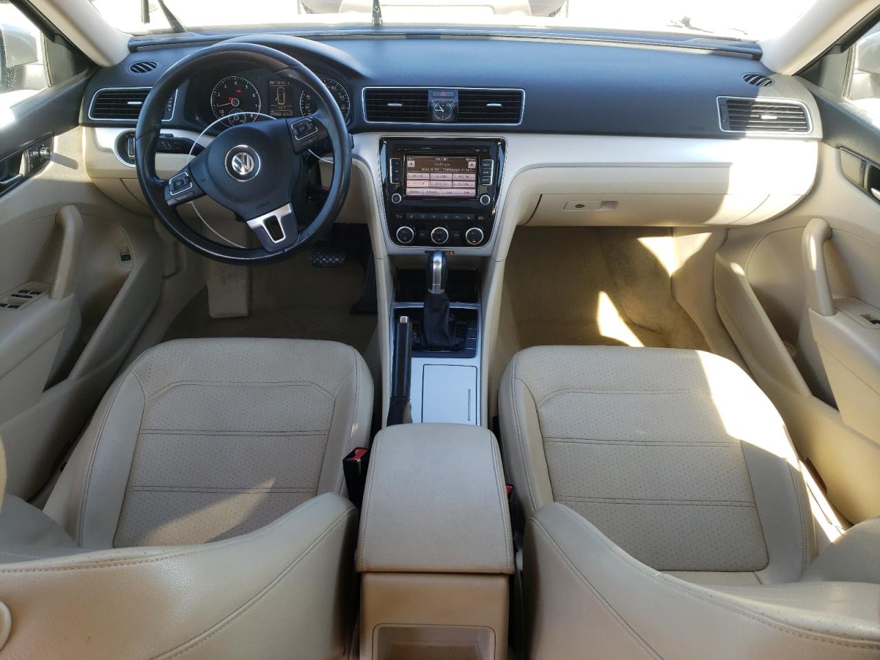 Photo 7 VIN: 1VWBP7A36CC005032 - VOLKSWAGEN PASSAT 