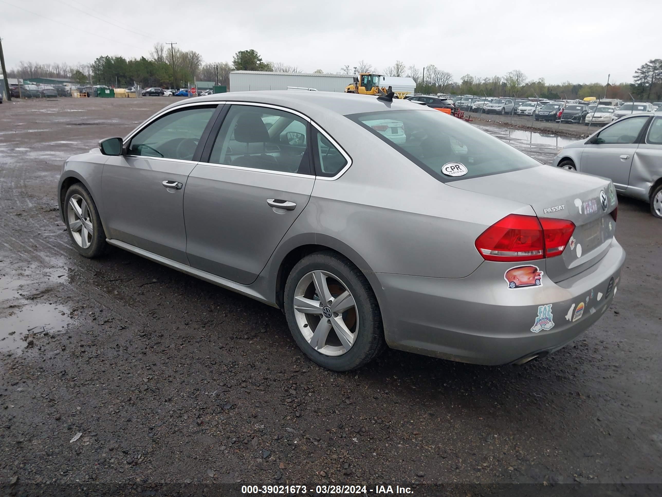 Photo 2 VIN: 1VWBP7A36DC014394 - VOLKSWAGEN PASSAT 