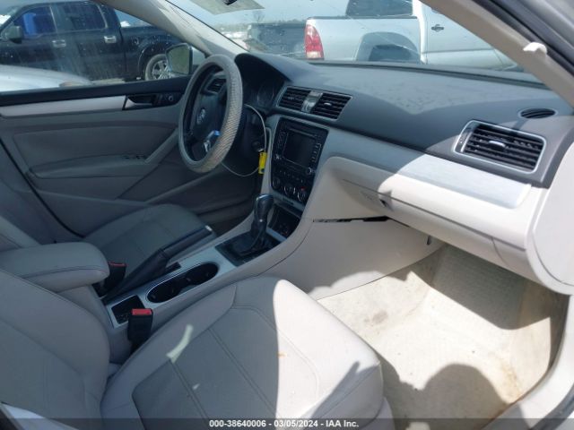 Photo 4 VIN: 1VWBP7A36DC039442 - VOLKSWAGEN PASSAT 