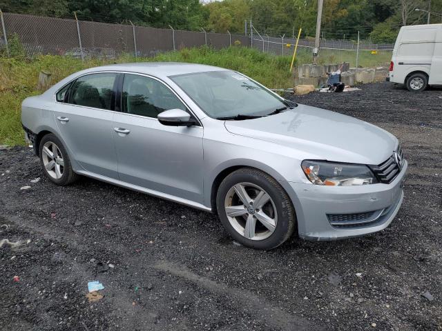 Photo 3 VIN: 1VWBP7A37CC009378 - VOLKSWAGEN PASSAT SE 