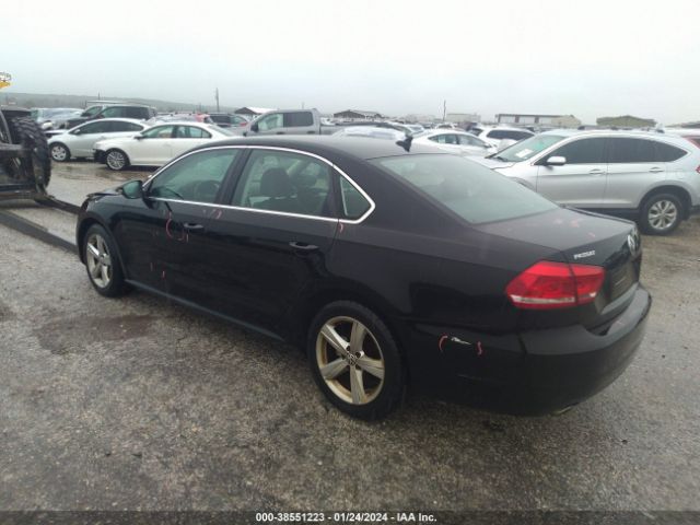 Photo 2 VIN: 1VWBP7A37CC058497 - VOLKSWAGEN PASSAT 